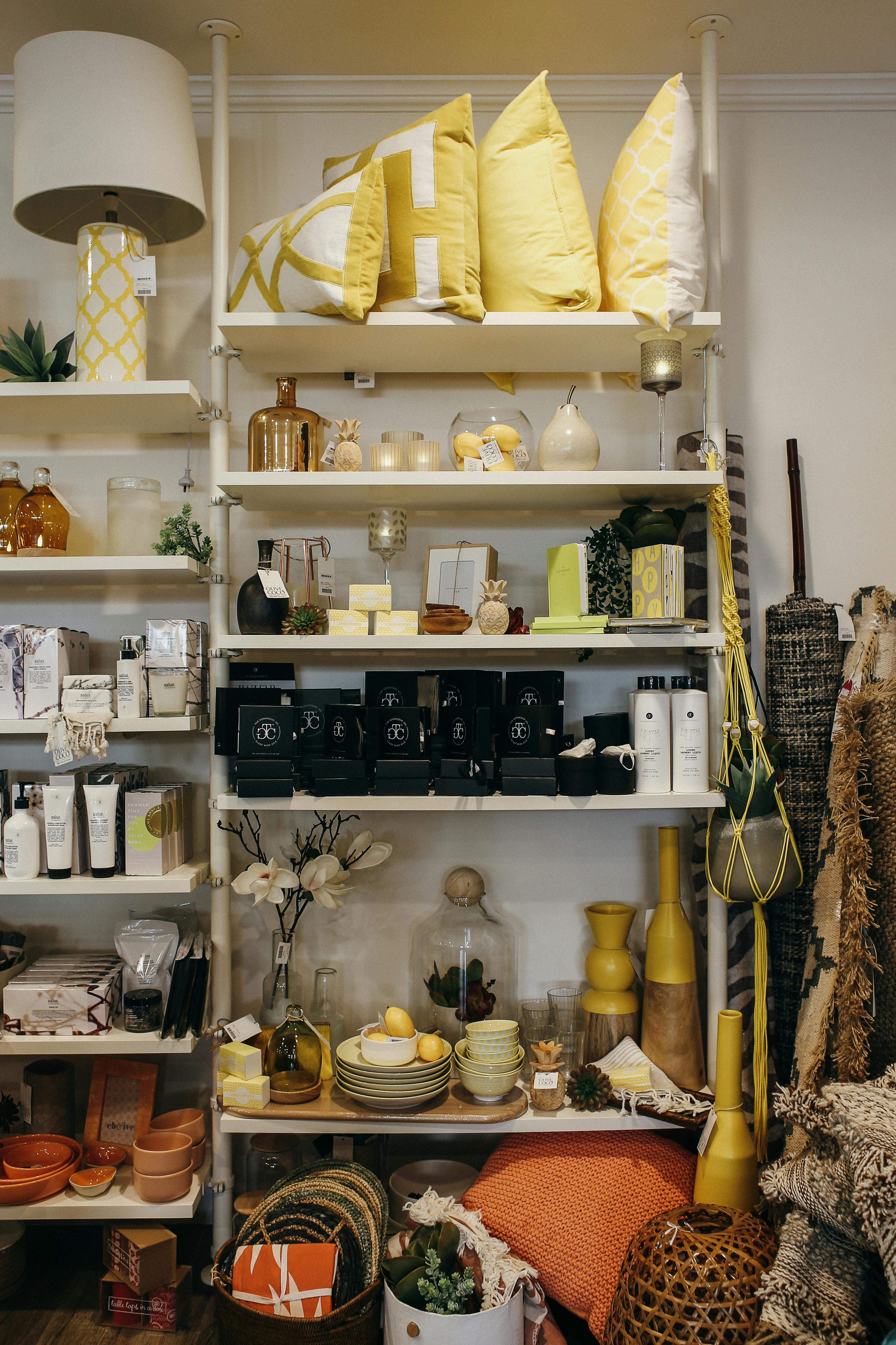 Household items and crockery